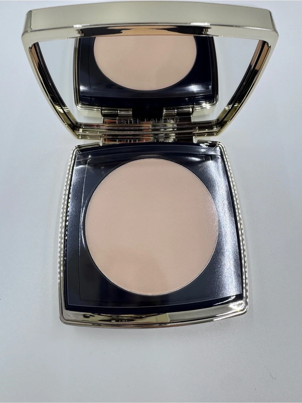 Estée Lauder Double Wear Matte Powder Foundation 1W0 Warm Porcelain
